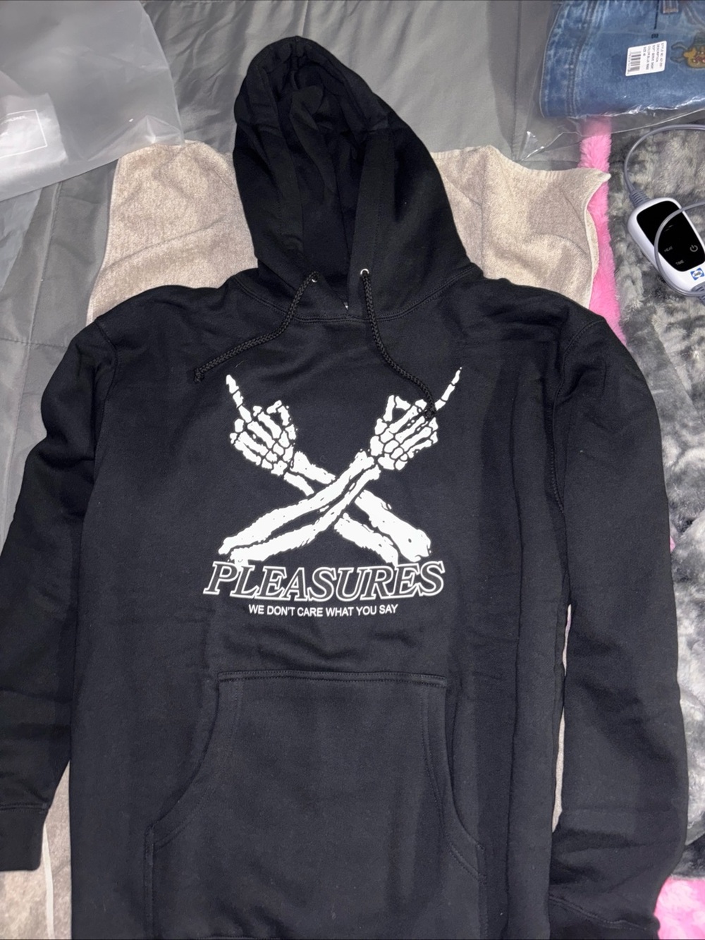 Men's Black Graphic Hoodie - Skeleton Hands Logo Pleasures
